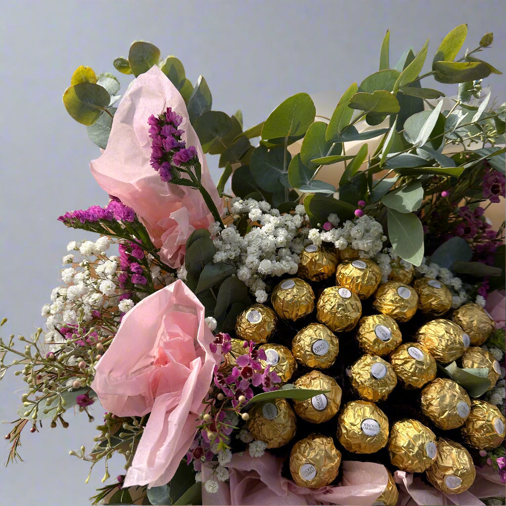 Ferrero-Roche-saldainiu-puokste